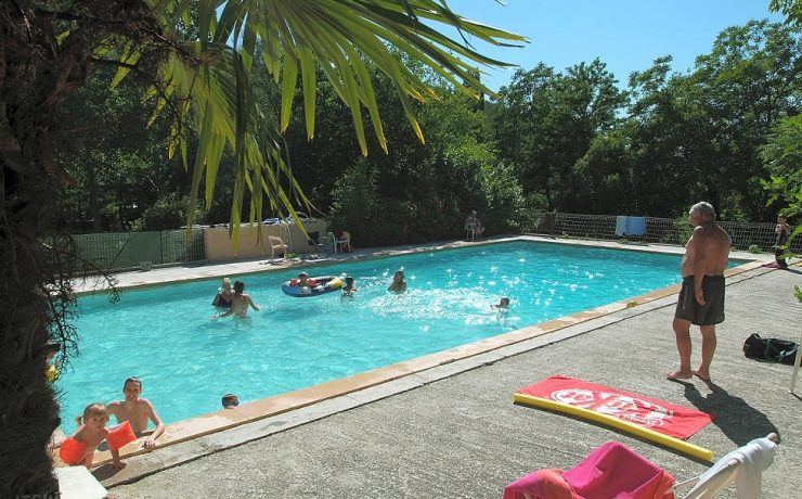 Zwembad, glamping op de kleine camping Moulin de Cost