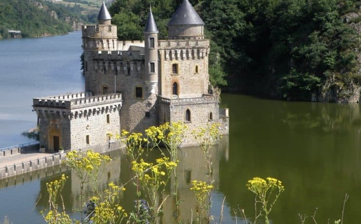 chateau auvergne frankrijk